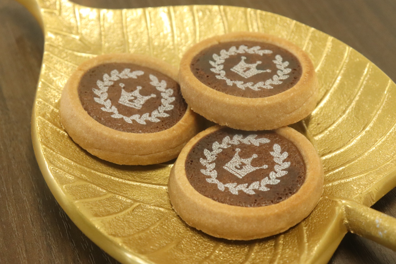 フードプリンター印刷サンプル│ホワイトインクを使用した濃色ワーク（チョコテート菓子）への印刷