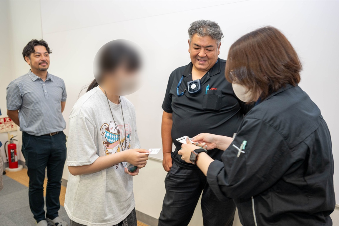 ファミリーDay―初めての名刺交換体験│株式会社ピーエムティー